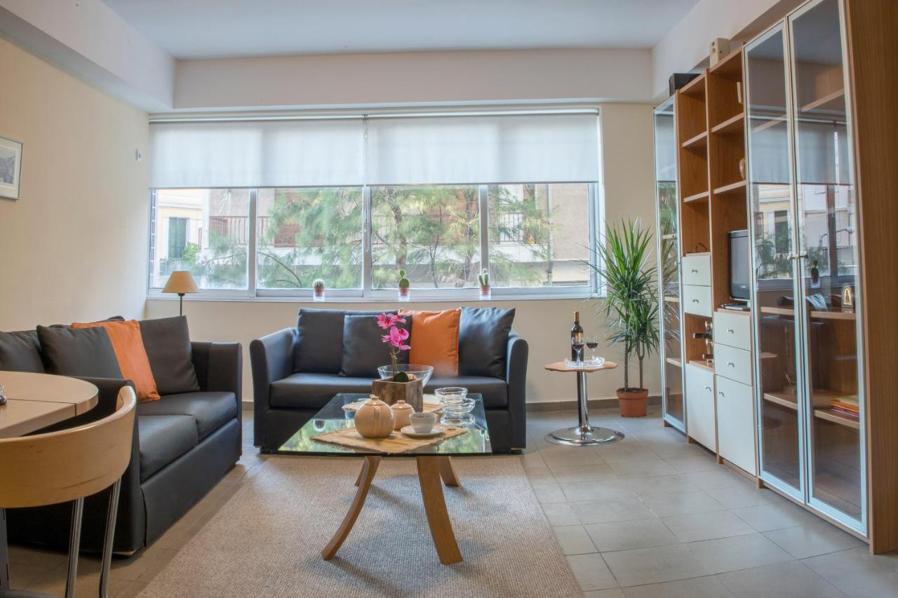 Diamerisma-Grafeio Apartment Piraeus Bagian luar foto