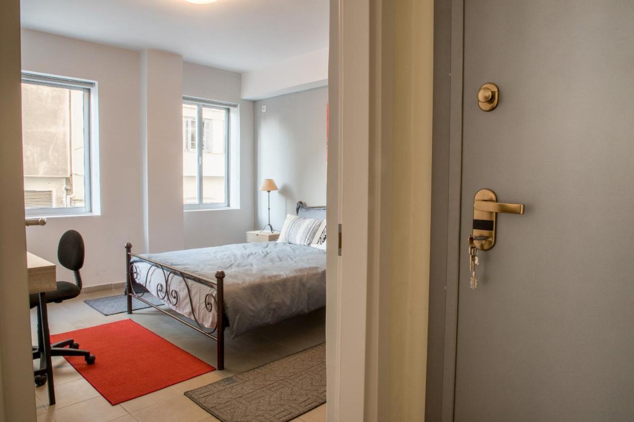 Diamerisma-Grafeio Apartment Piraeus Bagian luar foto